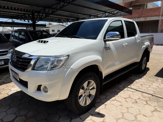 TOYOTA HILUX 2.7 SRV 4X4 CD 16V FLEX 4P AUTOMÁTICO TOYOTA HILUX 2.7 SRV 4X4 CD 16V FLEX 4P AUTOMÁTICO